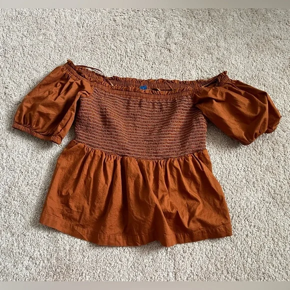 LAST CHANCE! Old Navy Top - Picture 1 of 3